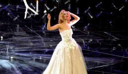 Фитнес по телефону: как павлодарская певица поддерживает форму