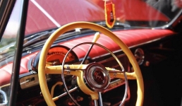 Павлодарцам показали хенд-мейд-автомобили