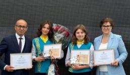 В Павлодаре поощрили одаренных школьников