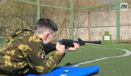 Павлодарские студенты состязались в умении петь и маршировать