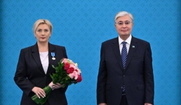 Павлодарская журналистка получила награду из рук Президента