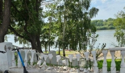 Павлодарские коммунальщики ищут виновника ДТП на набережной