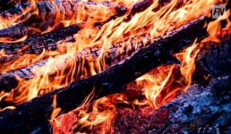 Балкон загорелся в павлодарской пятиэтажке