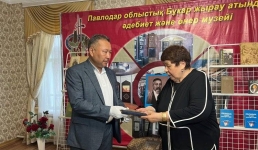 Павлодарка передала в музей старинную реликвию