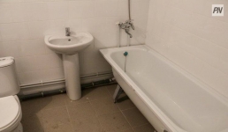 Павлодарскую фирму обязали вернуть деньги за нестойкий акрил