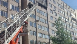 При пожаре в павлодарской многоэтажке спасли женщину с ребенком