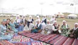 Петроглифы, чудо-ложка и арбузы: как павлодарцы отметили юбилей Сатпаева