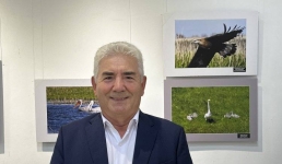 Павлодарский металлург сфотографировал краснокнижных птиц