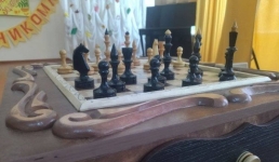 Павлодарские осуждённые отправили пенсионерам подарки из дерева