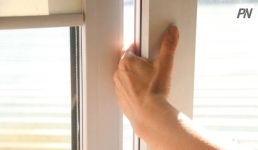 Спасатели Аксу помогли пенсионерке