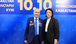 В Павлодаре наградили профсоюзных лидеров