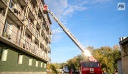 Пожарные Аксу потушили четыре балкона