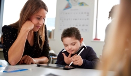 Отменить тесты для тьюторов: в Правительстве не ответили на просьбу павлодарцев