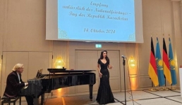 Павлодарка поделилась фото с вечера в Берлине, на котором произвела фурор