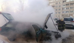 Две машины потушили павлодарские пожарные за выходные