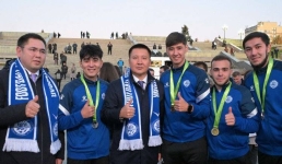 Футболисты «Иртыша» поздравили болельщика №1 с днем рождения