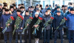 Возложением цветов почтили павлодарцы память о декабрьских событиях