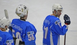 Аутсайдер из Павлодара остановил хоккейную «торпеду»