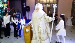 Новогодняя сказка для малышей от «Алюминий Казахстана» прошла в Павлодаре