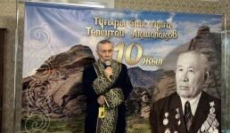 Рукописи автора первого учебника «Қазақ әдебиеті» вручили музею Павлодара