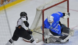 Хоккеисты из Актобе «украли» Рождество у павлодарцев