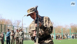 Павлодарские школьники собрали автомат Калашникова