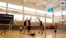 Волейбол против зависимости: в Павлодаре активисты привлекают молодёжь к спорту