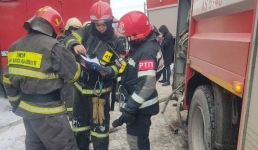 В Павлодаре троих человек спасли при пожаре в магазине