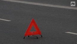 Автомобиль перевернулся возле поселка Шидерты