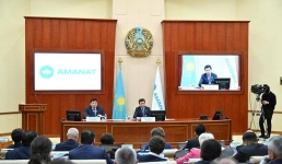 «AMANAT» заслушал отчет правительства по единому часовому поясу