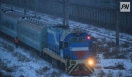 Кроссовер преградил путь поезду на пути в Павлодар