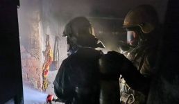 В Павлодаре при пожаре в гараже спасли мужчину