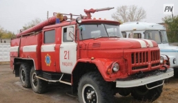 Павлодарские огнеборцы потушили пожар на заводе