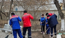 В Павлодаре сотрудники «скорой» собрали тонны мусора