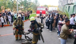 Павлодарских школьников учили эвакуации при ЧС