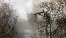 Сухая трава и камыш загорелись в Павлодаре