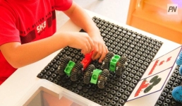 В Павлодаре потерявшегося ребёнка вернули родителям