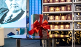 Наука, объединяющая поколения: биографию Каныша Сатпаева перевели на семь языков