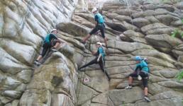 Юные павлодарцы учились преодолевать туристические препятствия