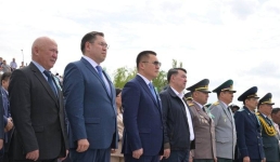 Асаин Байханов поздравил павлодарцев с праздником мужества