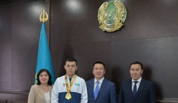 Асаин Байханов поздравил чемпиона Азии по боксу