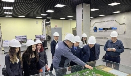 Павлодарским студентам показали работу нефтяников