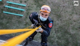 В Экибастузе спасли маленького «альпиниста»