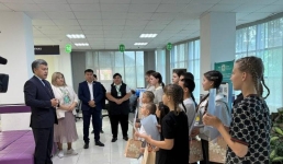 Павлодарские школьники посетили ЦОН