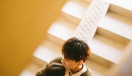 В Китае ввели платные объятия