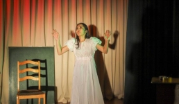 Театральный Билли Миллиган: павлодарка показала психологическую монодраму