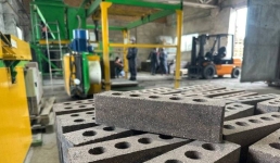 Не боится дождя и холода: из чего павлодарцы могут собрать цветной дом