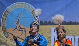 Президент Казахстана поблагодарил всех, кто играет на домбре