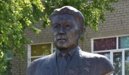 В Актогае установили бюст земляку-герою