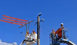 Электромонтёры Павлодара опробовали ремонт более опасных линий при свете